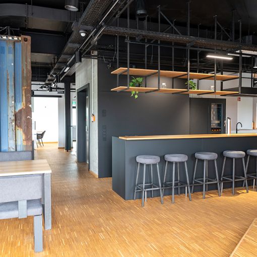 Innocenter Erfurt Eventetage Bar neben Container